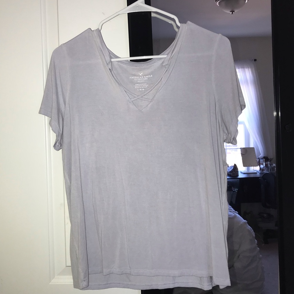 American Eagle tshirt